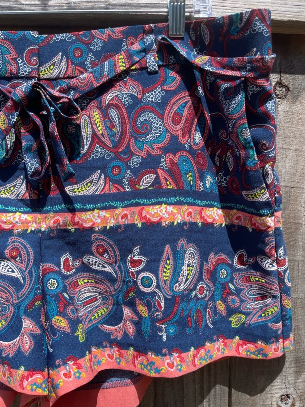 LOFT Navy Paisley Shorts with Coral and Teal Accents Size 12 - Picture 2 of 8